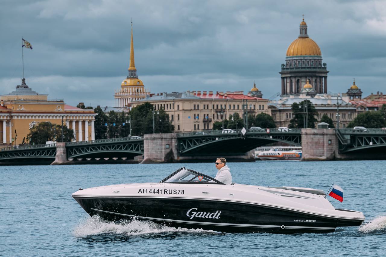Катер «Гауди» в Санкт-Петербурге — фото 15